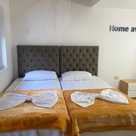 Bed & Breakfast Breezy Hotel *